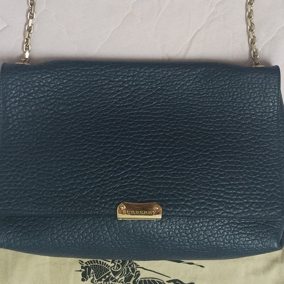 Authenticated Burberry Signature Grain Large Mildenhall Shoulder Bag in Blue - Picture 4 of 16